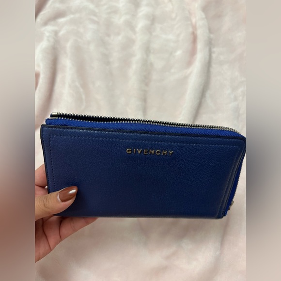 Givenchy Wallet - Picture 3 of 3